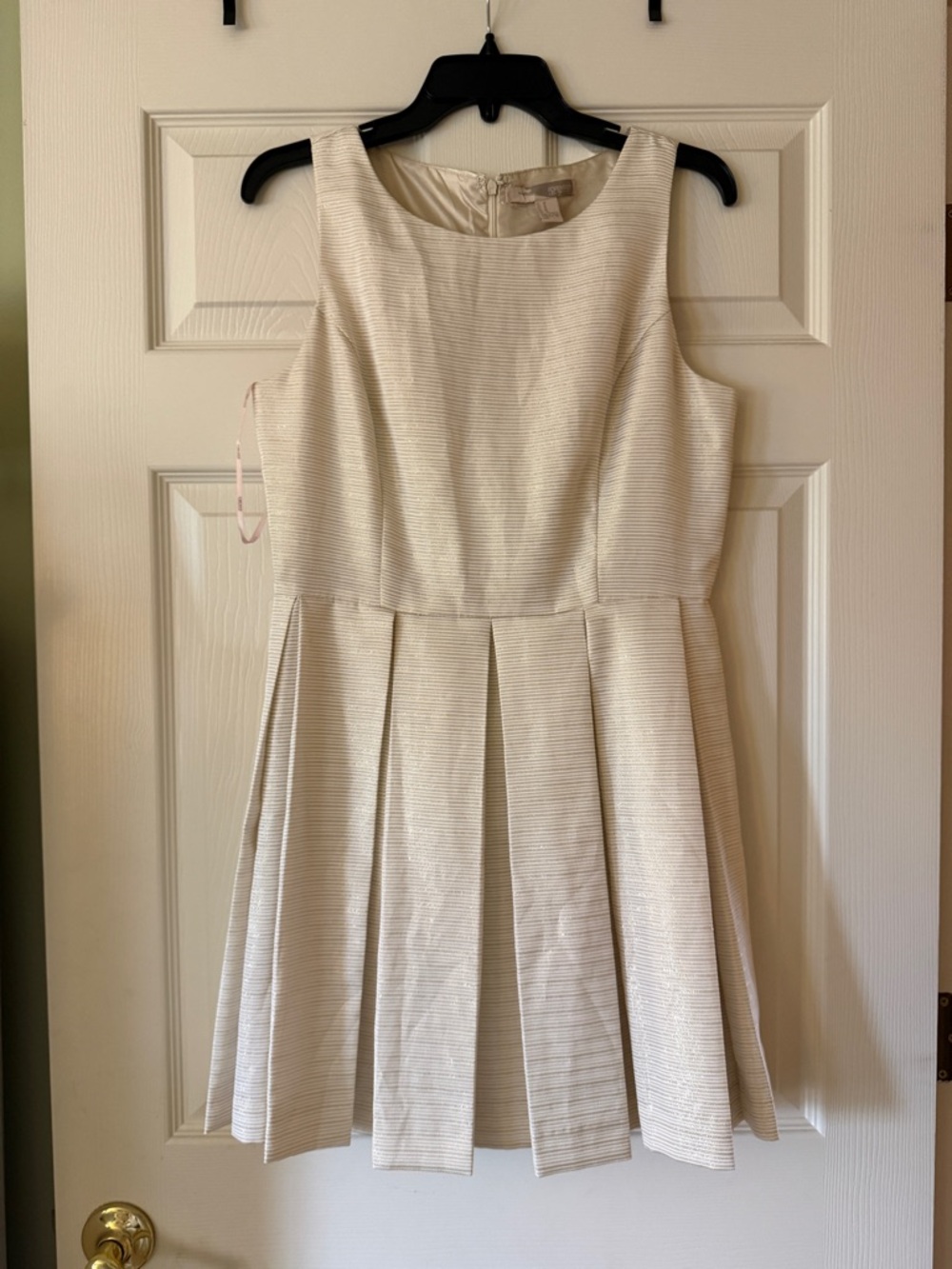 Forever 21 Ivory Textured Pleated Sleeveless Dress